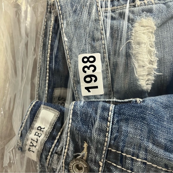 BKE Buckle Tyler Straight Leg Jeans Mens 33S Short Blue Denim Distressed 1938 - Picture 11 of 11